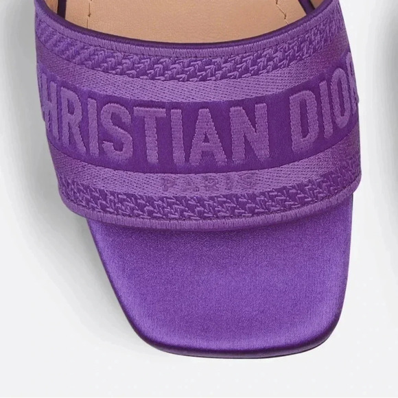 DIOR DWAY HEELED SLIDE
Purple Embroidered Satin and Cotton - Picture 3 of 3